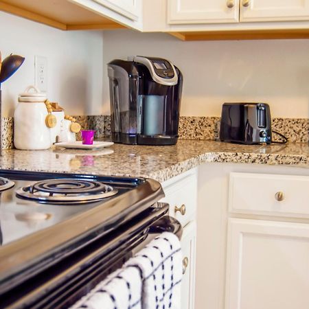 Cozy Condo, Minutes From Broadwy, Sleeps 5 Nashville Dış mekan fotoğraf